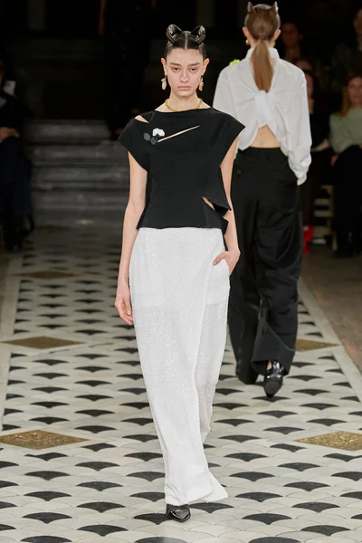 Look 9